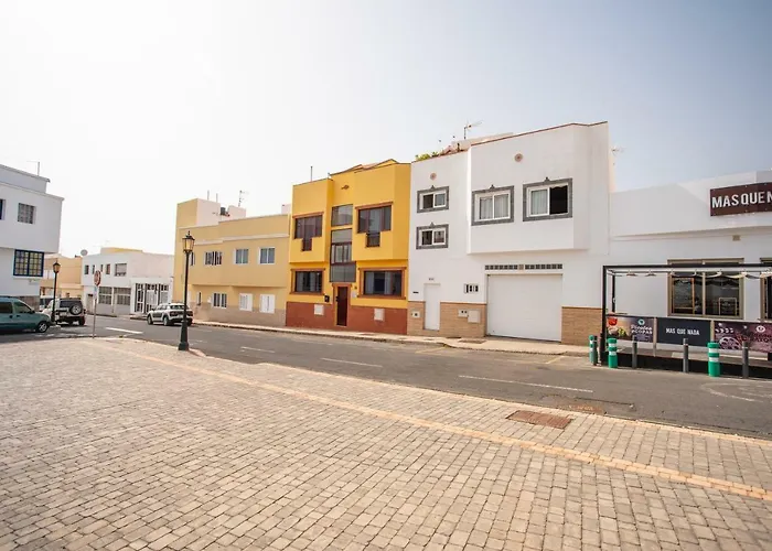 Casa Checa 1 * Cotillo